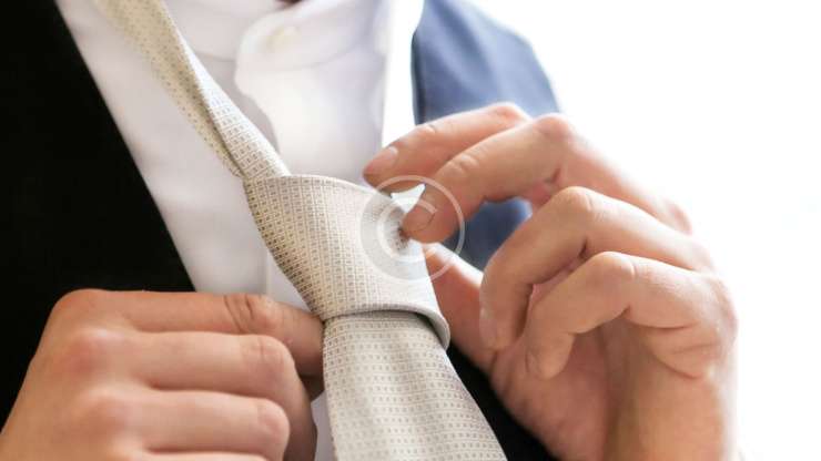 How to Properly Button Suit Jackets & Blazers.